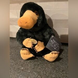 NWT The Noble Collection Fantastic Beasts Niffler Coin Plush Stuffed Animal 8”